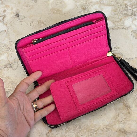 Betsey Johnson Black Skulls Zip Around Wristlet Wallet - Picture 11 of 12